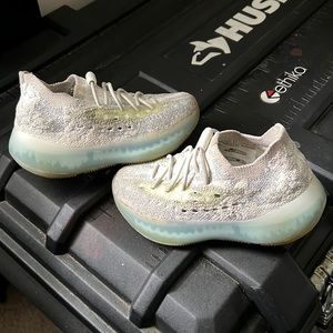 Kids Yeezy Alien blue non reflective 11c 11t 11k